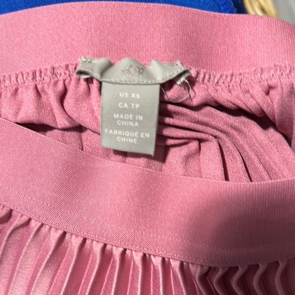 H&M High Waisted Elegant Pink Pleated Stretch Band Shiny Satin Like Skirt - Picture 5 of 8